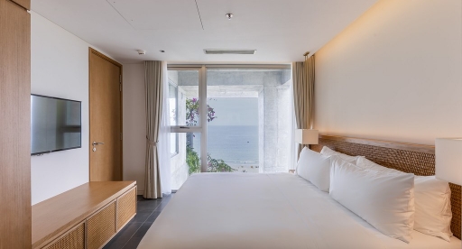 48916523728_81d37eeeb1_b | Truc May - One Bedroom Ocean Front Apartment with Balcony